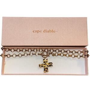 NEW Elegant Cape Diablo Chunky Hammered Cross Toggle Necklace